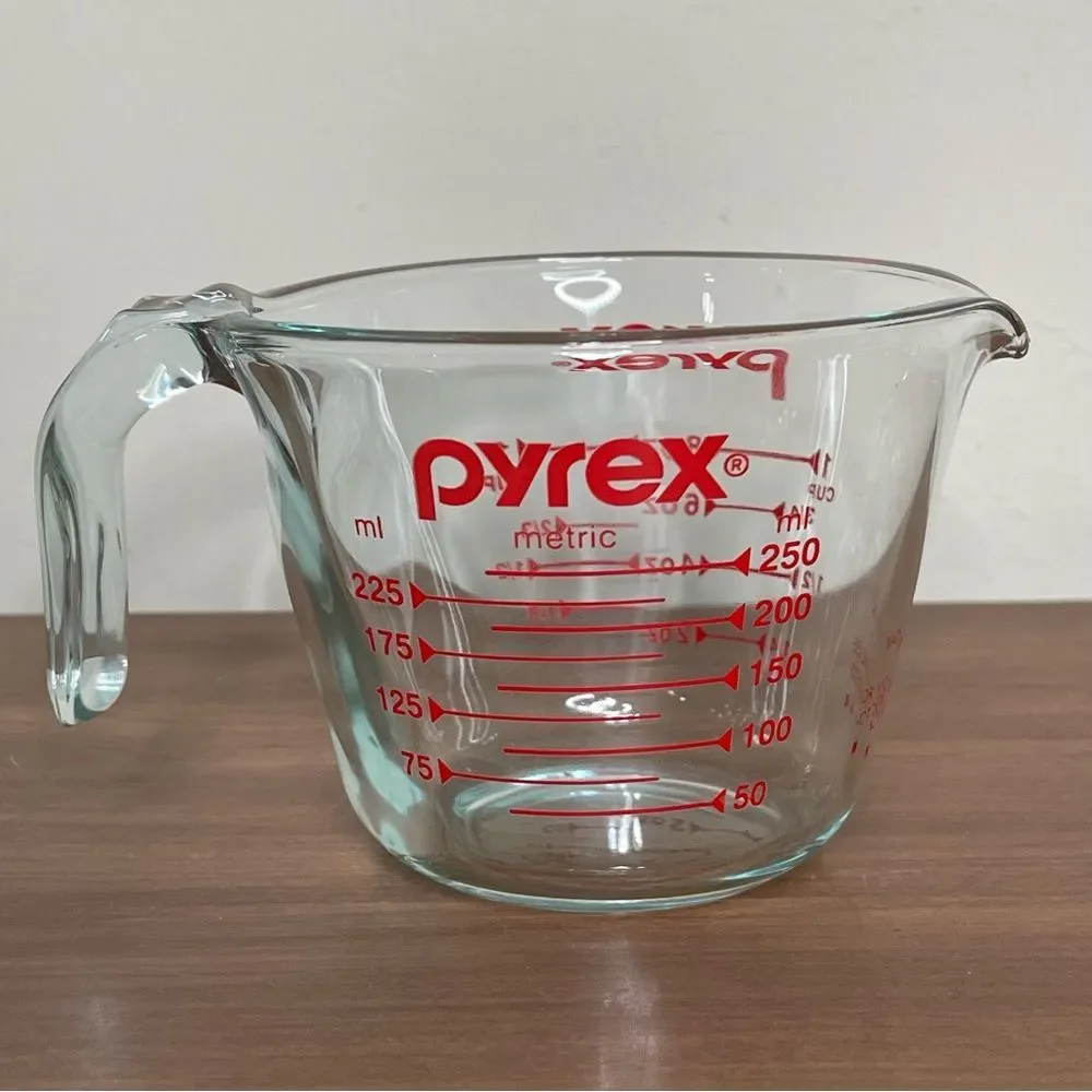 Vintage pyrex USA One Cup Glass Measuring Cup Red Graphics Retro Like New
